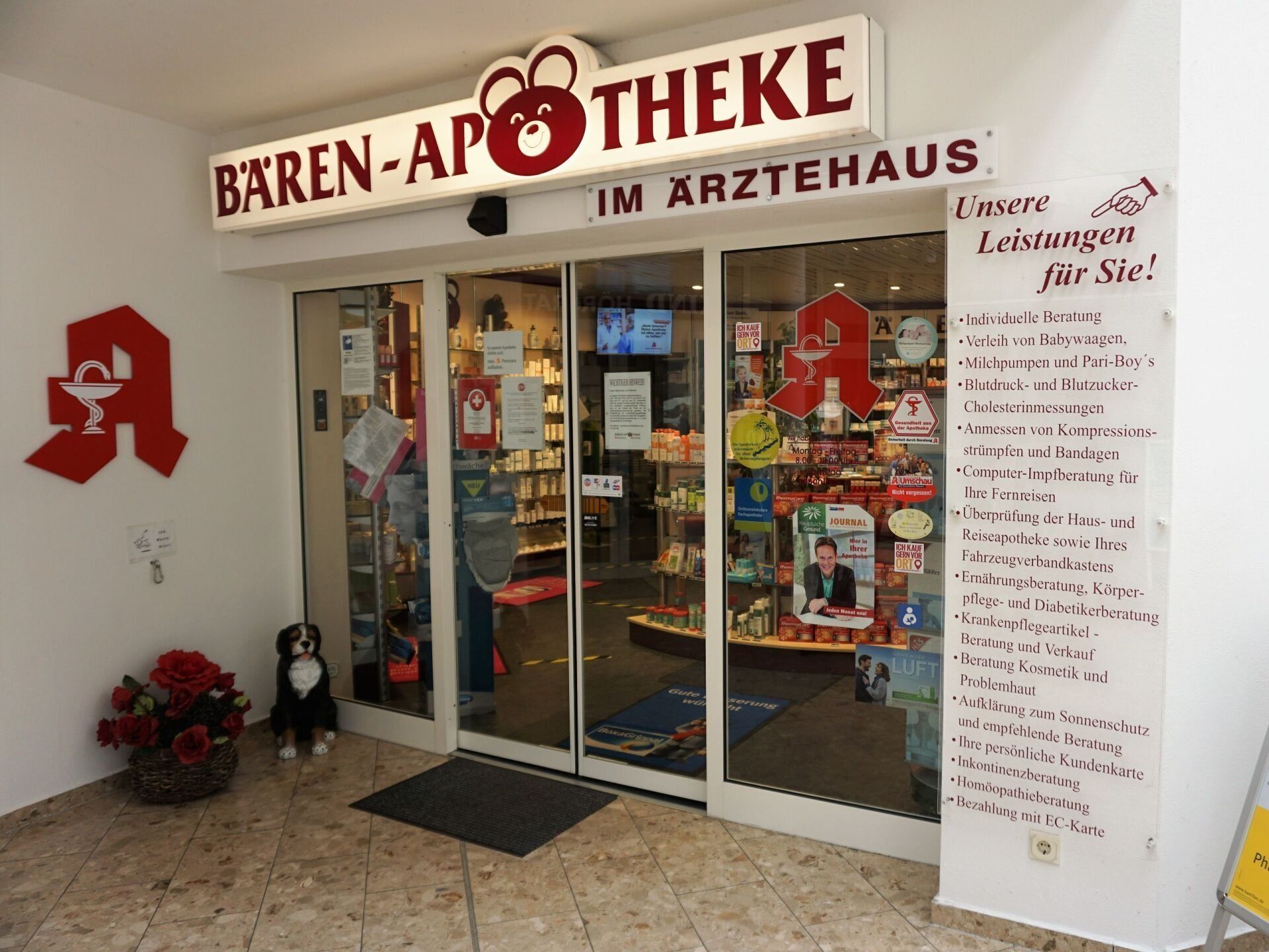 Außenansicht der Bären-Apotheke im Ärztehaus Glauchau